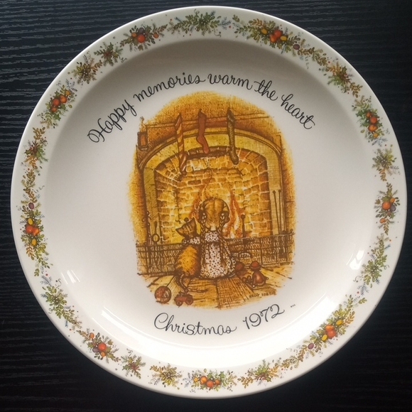 Holly Hobbie Vintage 1972 Christmas Commemorative Plate - Picture 1 of 5